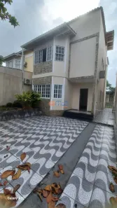 Casa com 3 Quartos para alugar, 240m² no Cancela Preta, Macaé