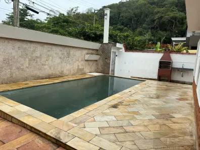Casa com 5 Quartos à venda, 300m² no Tombo, Guarujá