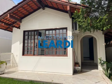 Casa com 5 Quartos para alugar, 139m² no Itacorubi, Florianópolis