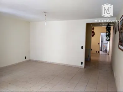 Casa com 3 Quartos à venda, 225m² no Moema, São Paulo