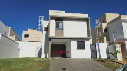 Casa com 3 Quartos para alugar, 317m² no Jardins Marselha, Aparecida de Goiânia