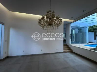 Casa de Condomínio com 3 Quartos para alugar, 210m² no Nova Uberlândia, Uberlândia