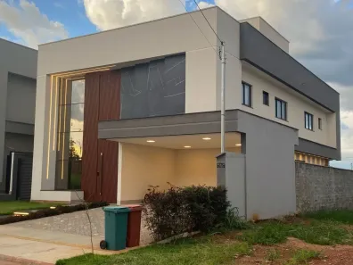 Casa com 3 Quartos à venda, 253m² no Condomínio Parque dos Cisnes, Goiânia