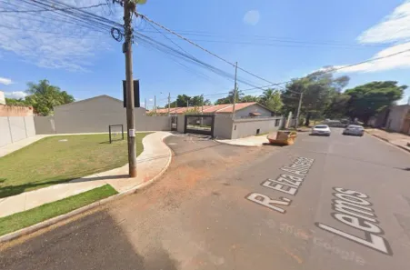 Casa com 2 Quartos à venda, 47m² no Petit-Trianon, Araçatuba