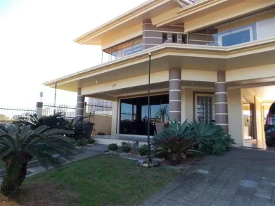 Casa com 4 Quartos à venda, 357m² no Torres, Torres
