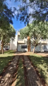 Sobrado com 2 Quartos para alugar, 55m² no Uvaranas, Ponta Grossa