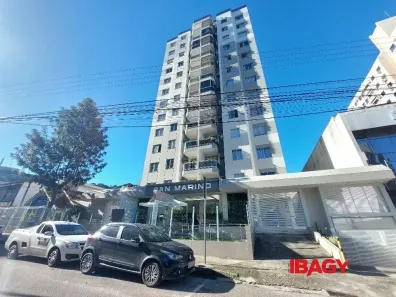 Apartamento com 3 Quartos para alugar, 86m² no Centro, Florianópolis