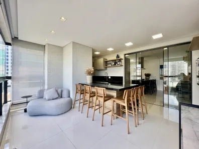 Apartamento com 4 Quartos à venda, 200m² no Meia Praia, Itapema
