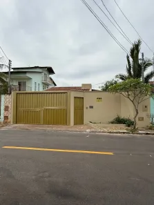 Casa com 5 Quartos à venda, 320m² no Goiânia 2, Goiânia