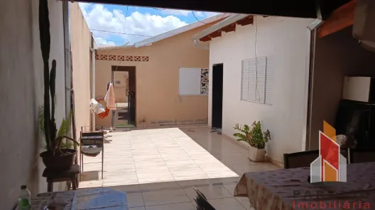 Casa com 3 Quartos à venda, 60m² no Loteamento Residencial Pequis, Uberlândia