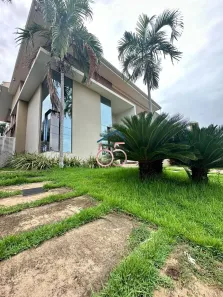 Sobrado com 4 Quartos à venda, 300m² no Condomínio Belvedere, Cuiabá
