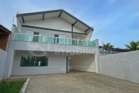 Casa com 3 Quartos à venda, 214m² no Josedy, Peruíbe