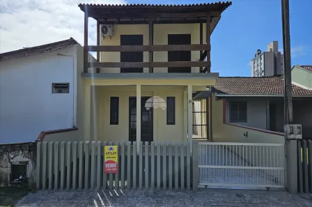 Sobrado com 3 Quartos à venda, 185m² no Itapema do Norte, Itapoá
