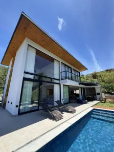 Casa com 3 Quartos à venda, 230m² no Areal, Areal