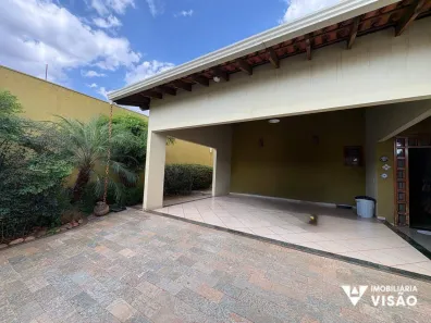 Casa com 3 Quartos à venda, 300m² no Parque do Mirante, Uberaba