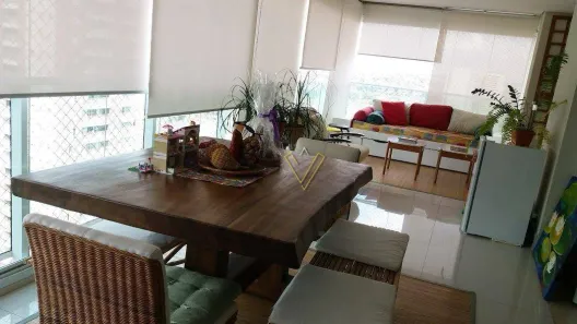 Apartamento com 4 Quartos para alugar, 207m² no Alphaville Centro Industrial e Empresarial/Alphaville., Barueri