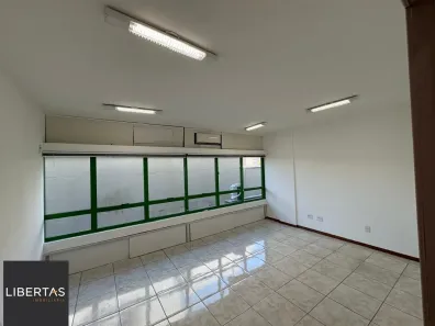 Sala Comercial com 3 Quartos para alugar, 47m² no Petrópolis, Porto Alegre