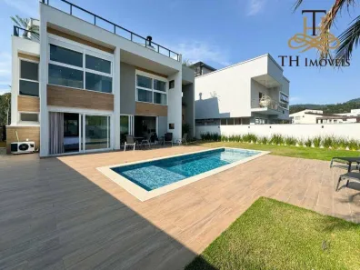 Casa de Condomínio com 4 Quartos à venda, 407m² no Santa Regina, Camboriú