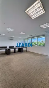 Sala Comercial à venda, 110m² no Vila Andrade, São Paulo