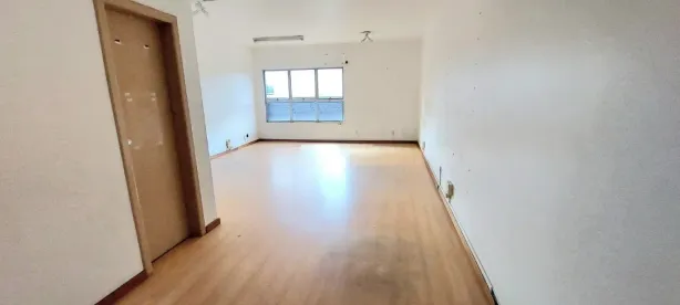 Sala Comercial à venda, 40m² no Navegantes, Porto Alegre