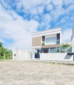 Casa com 3 Quartos à venda, 145m² no Campeche, Florianópolis