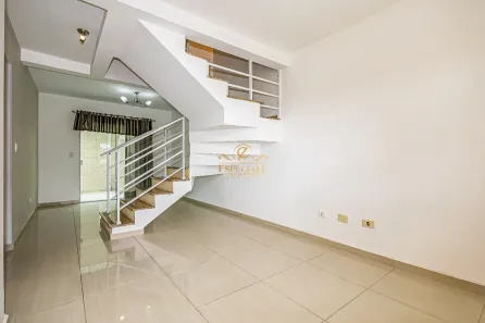 Sobrado com 3 Quartos para alugar, 101m² no Xaxim, Curitiba