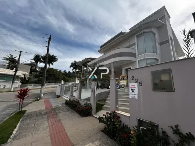 Casa com 4 Quartos à venda, 261m² no Pedra Branca, Palhoça