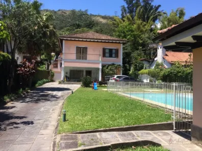Casa com 6 Quartos à venda, 434m² no Centro, Petrópolis