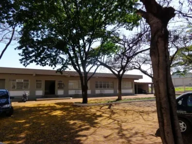 Prédio Comercial para alugar, 1280m² no Parque Industrial, Maringá