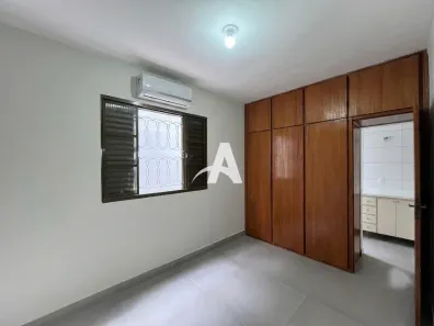 Casa com 3 Quartos para alugar, 160m² no Planalto, Uberlândia