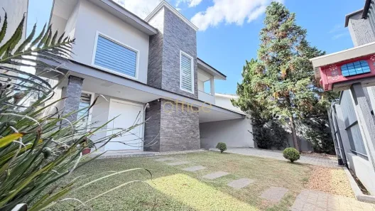 Sobrado com 3 Quartos à venda, 239m² no Costa e Silva, Joinville