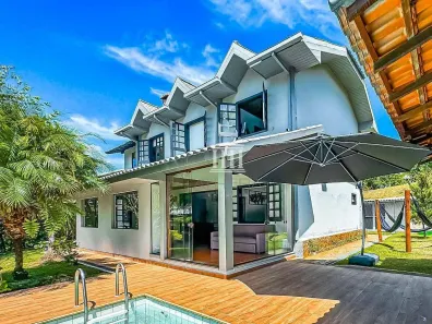 Casa de Condomínio com 4 Quartos à venda, 235m² no Albuquerque, Teresópolis