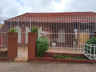 Casa com 4 Quartos à venda, 210m² no Cj Res. Parigot de Souza, Maringá