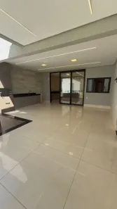 Casa com 3 Quartos para alugar, 209m² no Vila Rosa, Goiânia