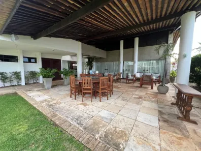 Casa com 6 Quartos à venda, 700m² no Candelária, Natal