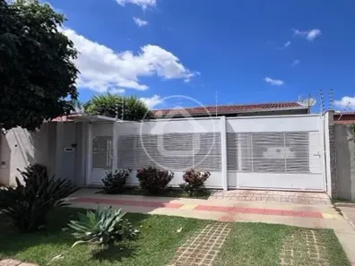 Casa com 4 Quartos à venda, 229m² no Jardim São Lourenço, Campo Grande
