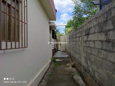 Casa com 2 Quartos para alugar, 80m² no Flávio de Oliveira (Barreiro), Belo Horizonte
