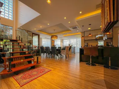 Casa de Condomínio com 3 Quartos à venda, 380m² no Marechal Rondon, Canoas