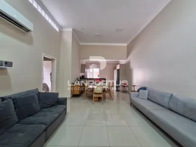 Casa com 3 Quartos para alugar, 217m² no Jardim Cybelli, Ribeirão Preto