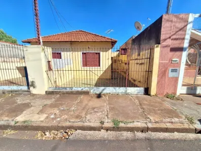 Casa com 2 Quartos para alugar, 58m² no Vila Santana, Araraquara