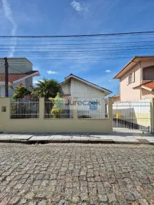 Casa com 3 Quartos à venda, 88m² no Centro, Tubarão