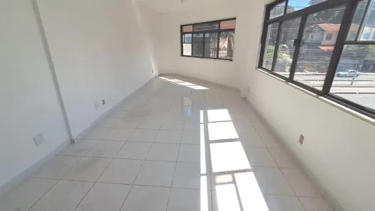 Sala Comercial para alugar, 40m² no Praça Seca, Rio de Janeiro