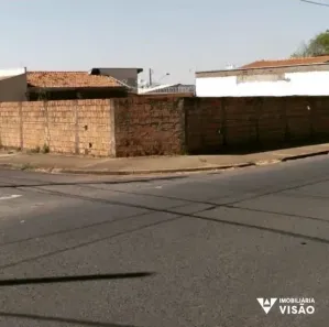 à venda, 1m² no Jardim Elza Amuí I, Uberaba