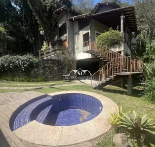 Casa com 4 Quartos para alugar, 250m² no Bingen, Petrópolis