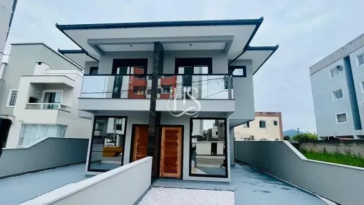 Sobrado com 3 Quartos à venda, 100m² no Nova Palhoça, Palhoça