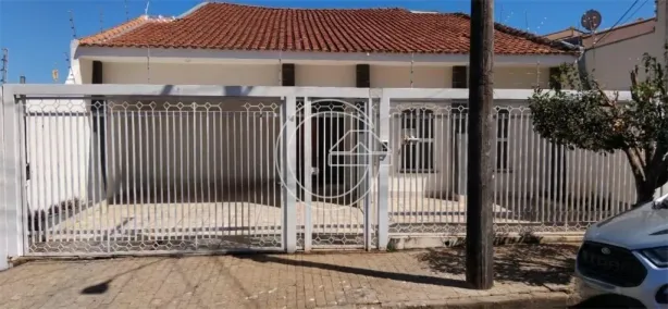 Casa com 3 Quartos à venda, 200m² no Centro, Marília