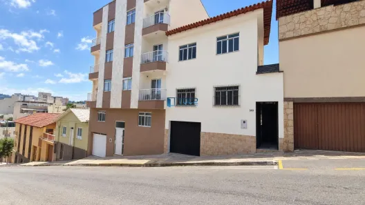 Casa com 4 Quartos para alugar, 199m² no Centro, Juiz de Fora