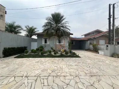 Casa de Condomínio com 3 Quartos à venda, 210m² no Morada da Praia, Bertioga