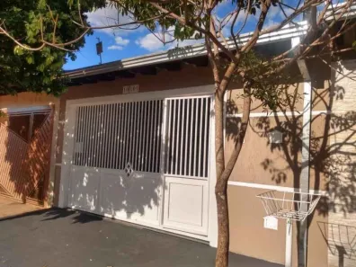 Casa com 3 Quartos para alugar, 117m² no Jardim Ferraz, Bauru