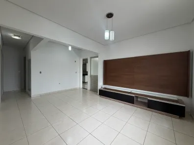 Casa com 3 Quartos à venda, 200m² no Capuava, Goiânia